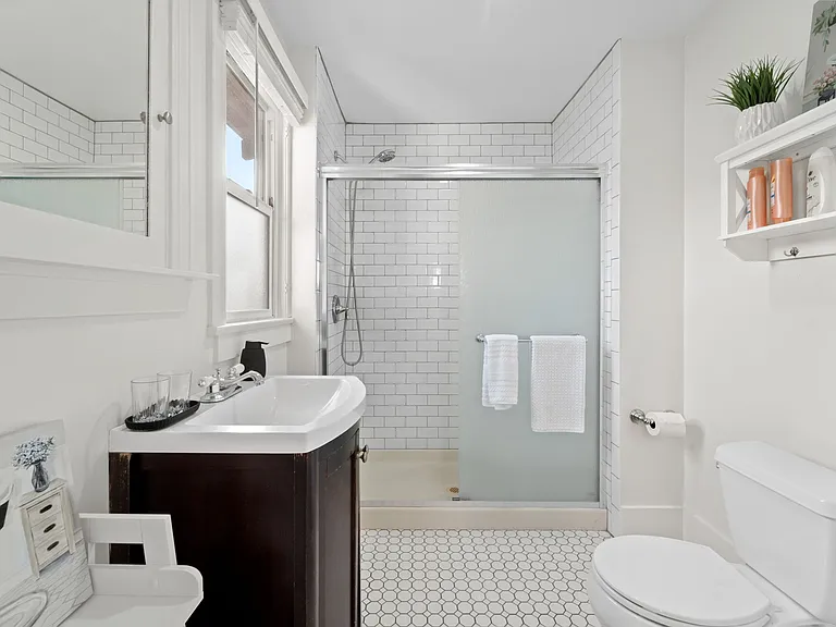 120 Maple St — Photo 5