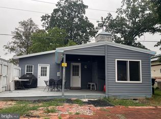 8 Ranger Rd, Falling Waters, WV 25419