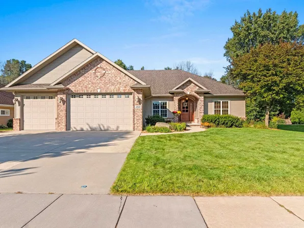 1205 Folkestone Dr, Green Bay, WI 54313