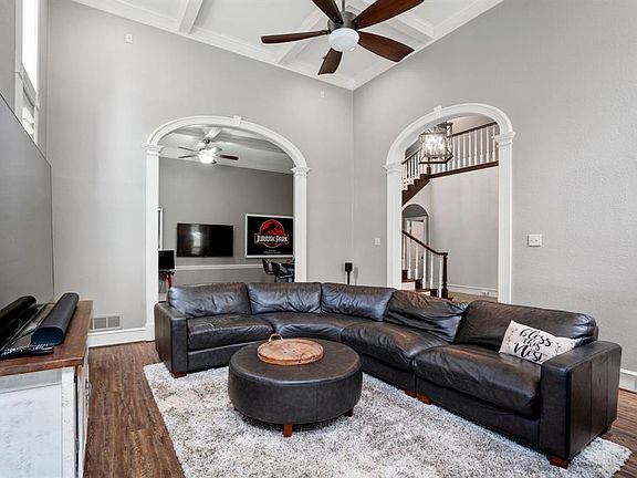 4th image of 210 Fawn Hollow Dr