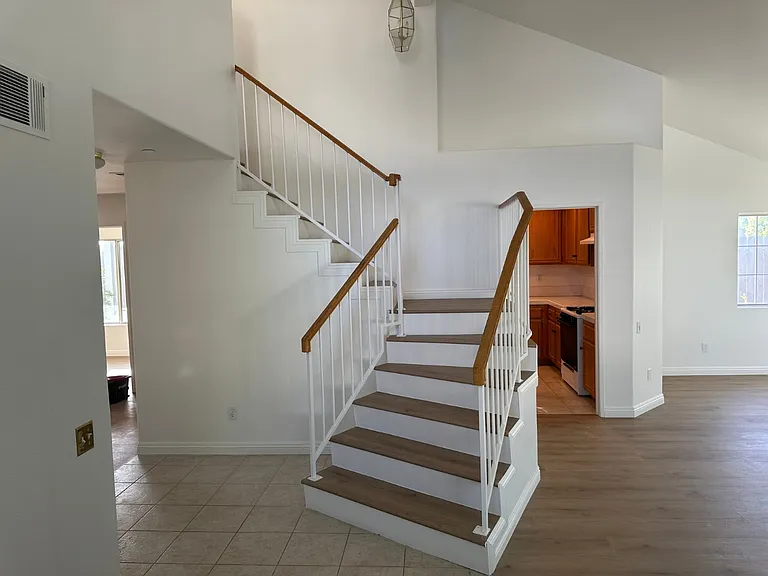 735 Blake Rd — Photo 8