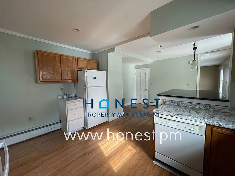 12 Hunt St #1 — Photo 5