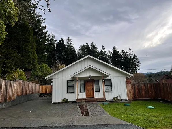 11 Fellman Rd, Eureka, CA 95503