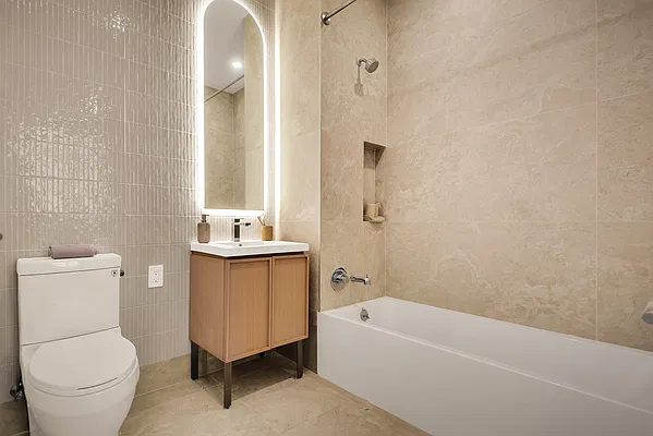 Bathroom, photo 1