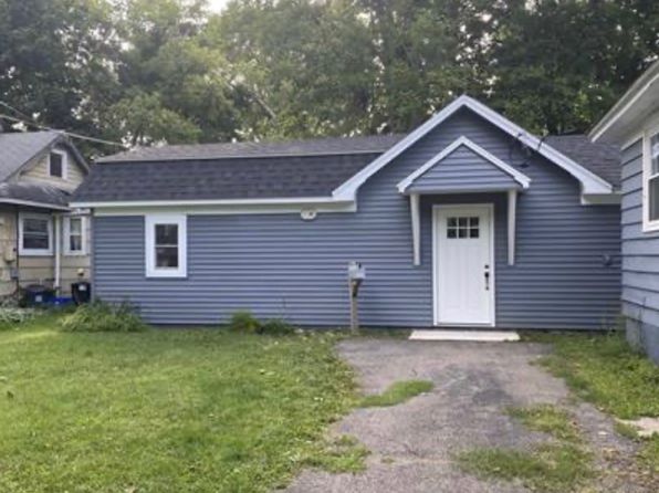 22 Helen Ave #2