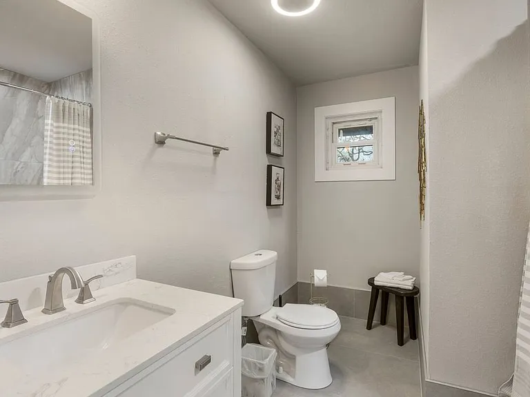 629 N 28th West Ave — Photo 3