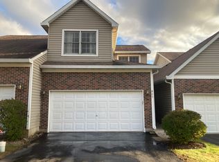 805 Duvall Dr, Woodstock, IL 60098