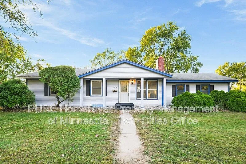 4 bed, 2.0 bath, 1800 sqft, $2,590 — Photo 2