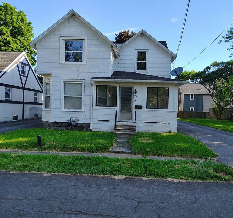1st image of 142 W Warrington Rd