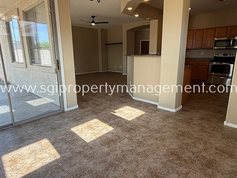 1541 W Saint Kateri Dr — Photo 4