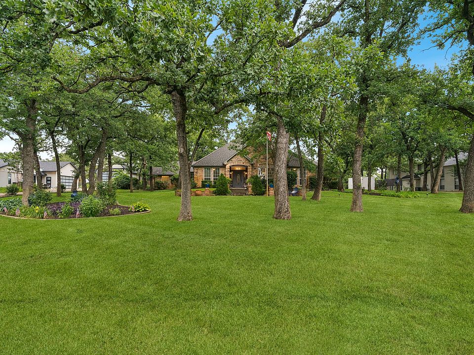 1st image of 460 Canyon Oaks Dr