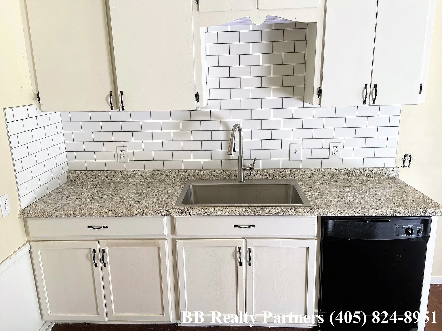 2 bed, 1025 sqft, $1,325 — Photo 4