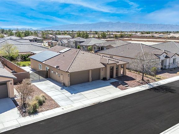 3rd image of 5761 E Badlands Ln