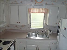 3rd image of 677 Royal Palm Blvd