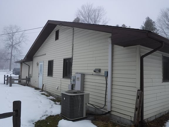 3rd image of 329 W Main St