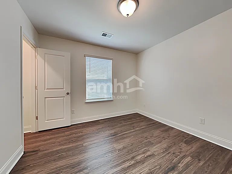 505 W Lionel Rd — Photo 25
