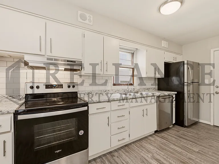 1401 W Calvert St — Photo 22