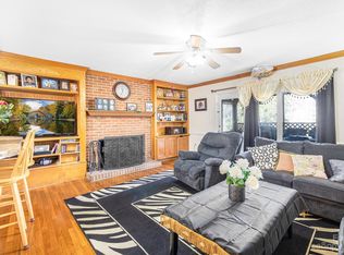 9201 Robert Frost Ln, Charlotte, NC 28213