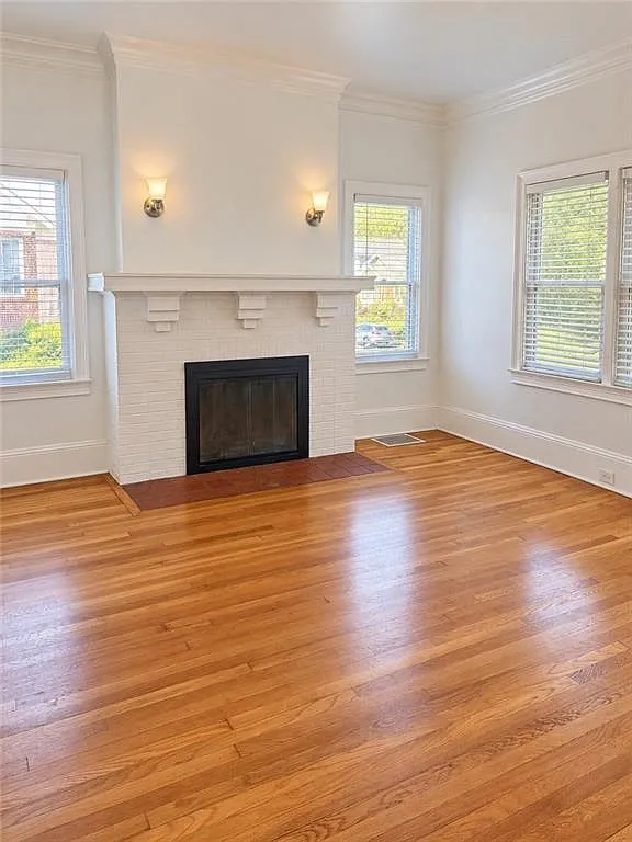 3 bed, 2.0 bath, 1548 sqft, $2,200 — Photo 2