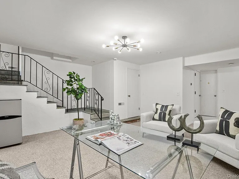 1341 Pelhamdale Ave — Photo 23