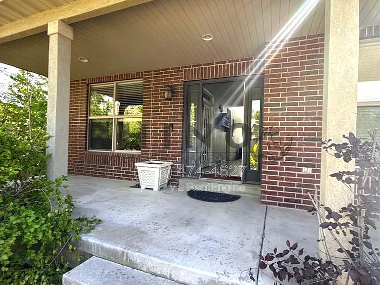 2251 W Pebblestone Ln — Photo 3