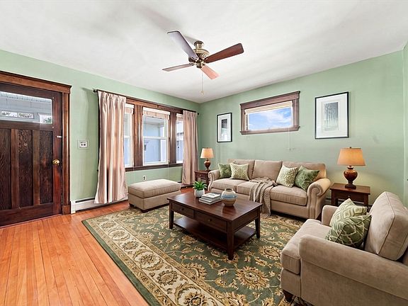 3rd image of 87 Edwin St
