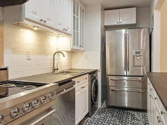 5th image of 21 W 12th St #1A