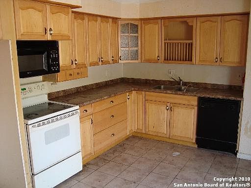 3rd image of 311 AVENUE E
