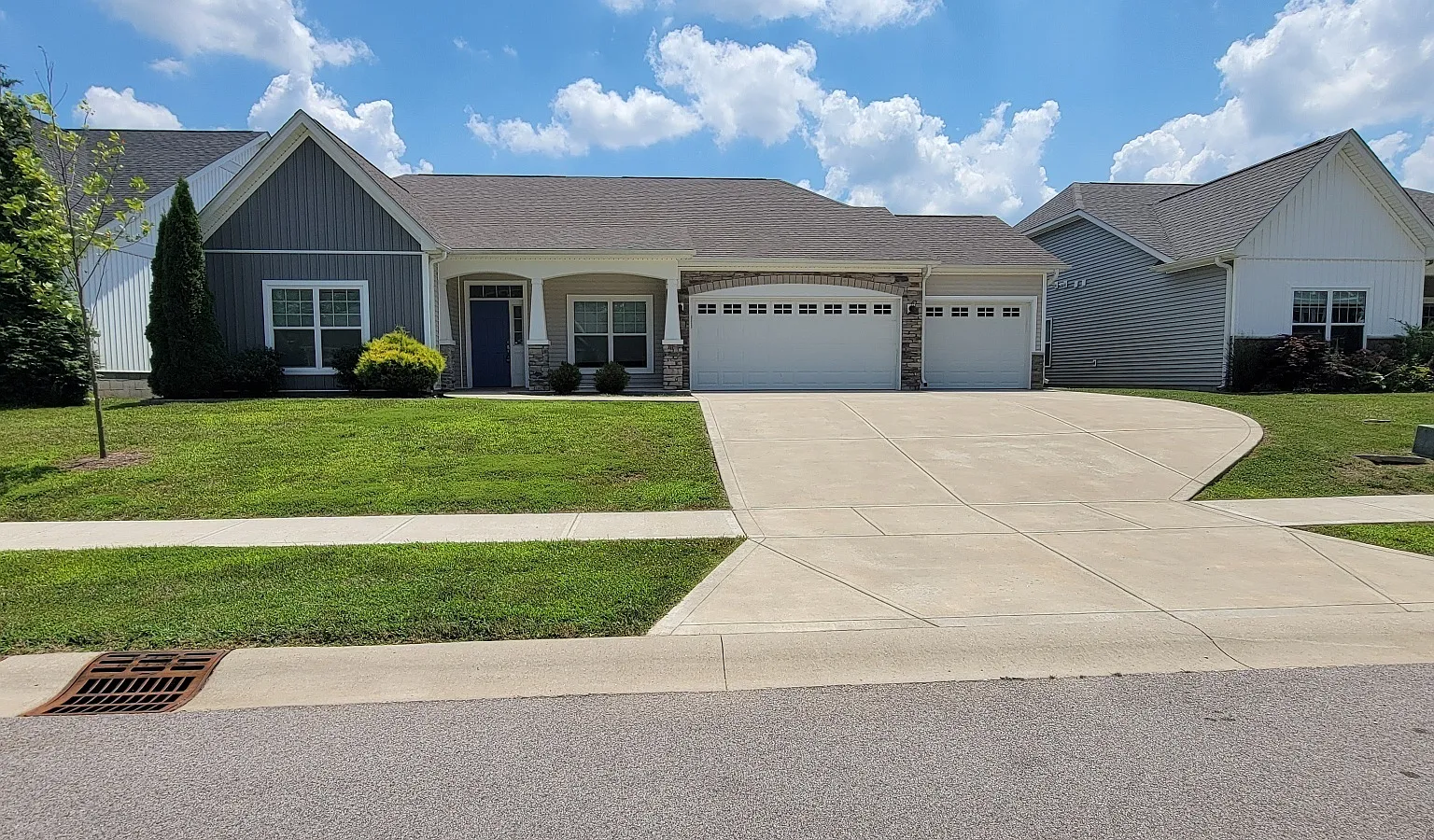 3 bed, 2.0 bath, 2052 sqft, $2,350 — Photo 1