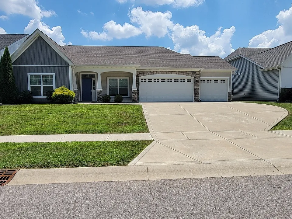 3715 W Denise Dr