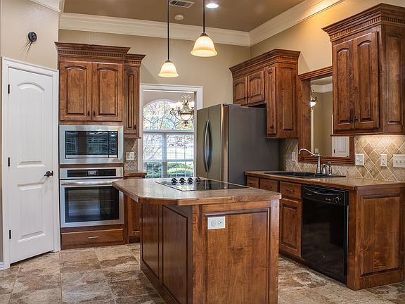 5th image of 1003 Hope Cir