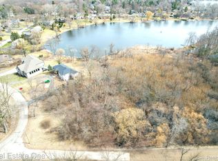 2636 Bay Dr, West Bloomfield, MI 48324