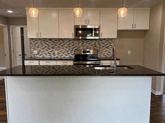 3rd image of 709 W Evans St