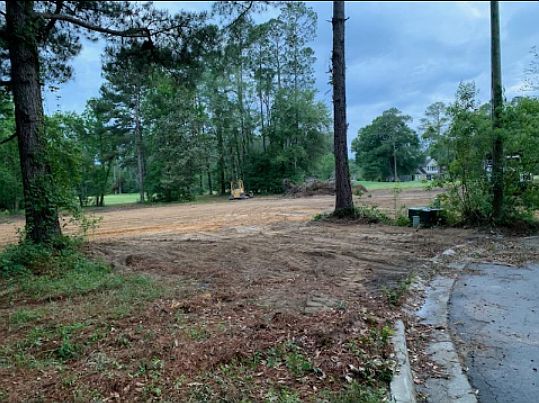 2nd image of Oakmont Cir