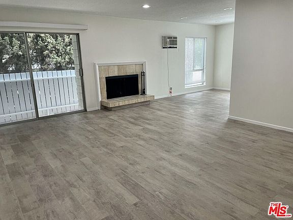 3rd image of 1127 Magnolia St APT 1