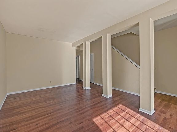 4th image of 3865 McRee Ave