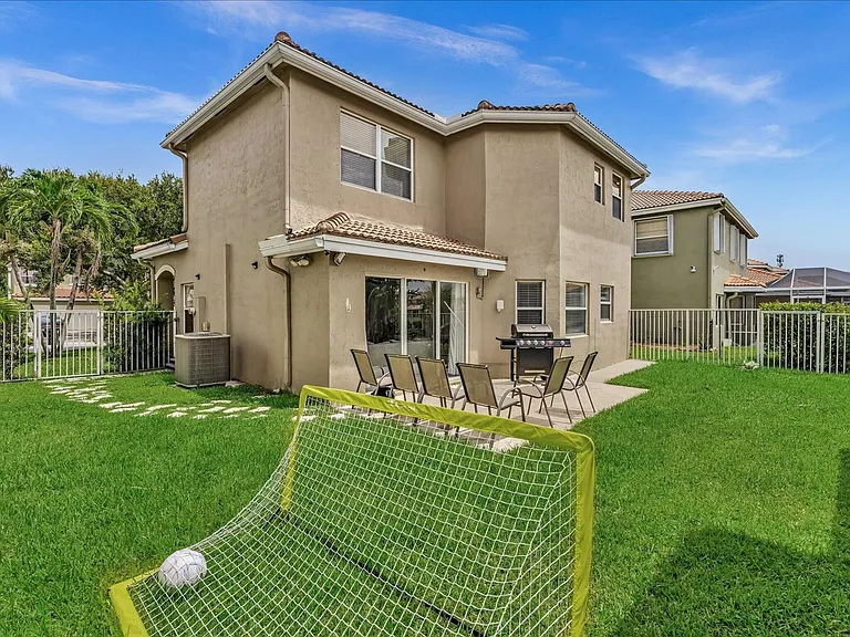 7145 Crescent Creek Way #7145 — Photo 31