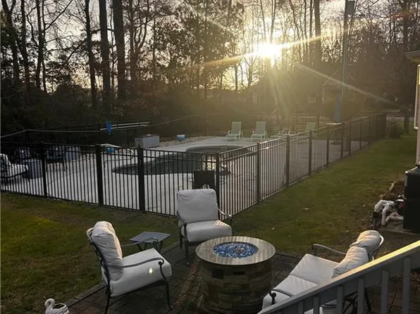 9327 Rivershore Dr, Suffolk, VA 23433