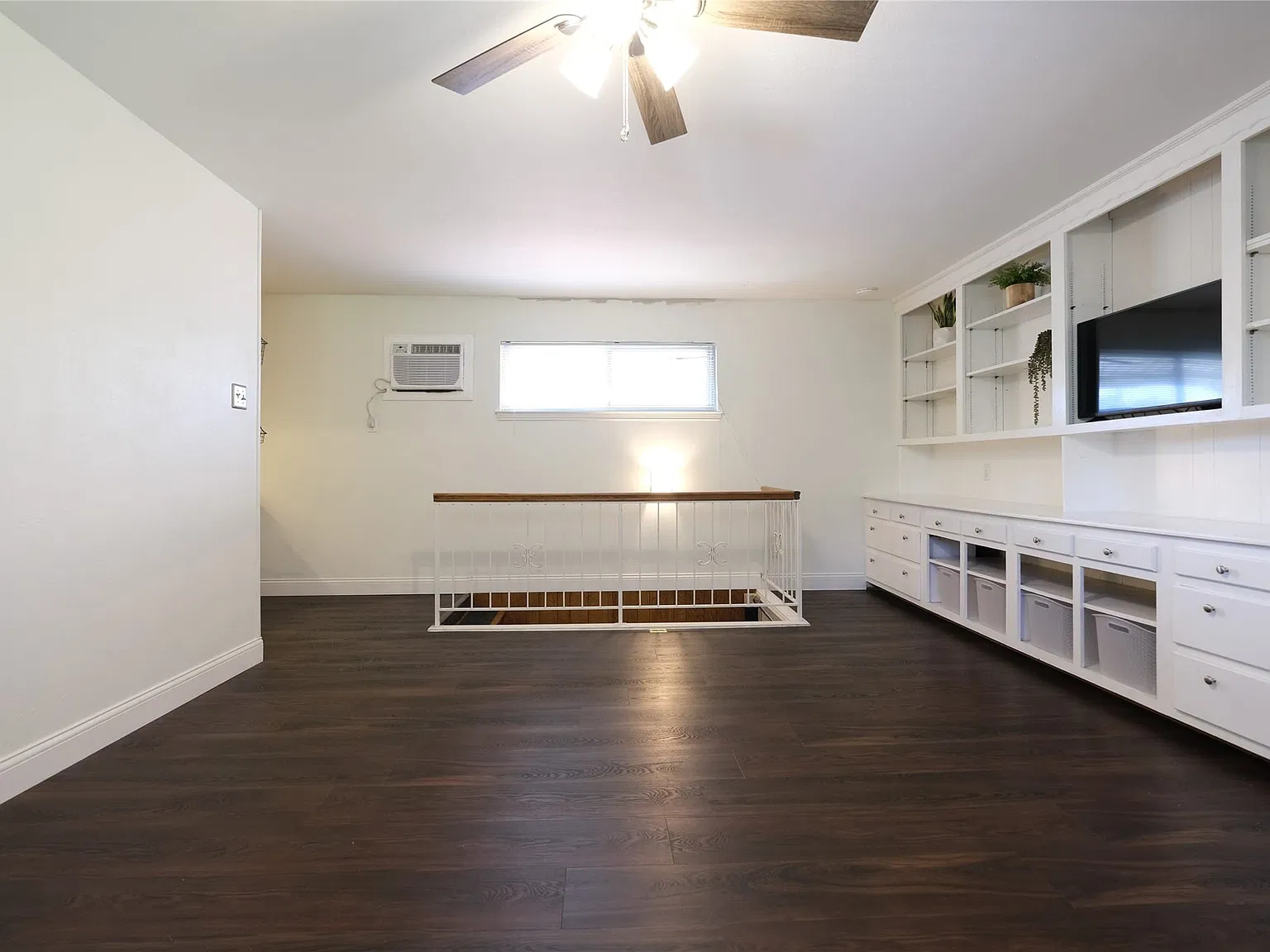 1 bed, 1.0 bath, 448 sqft, $1,300 — Photo 2