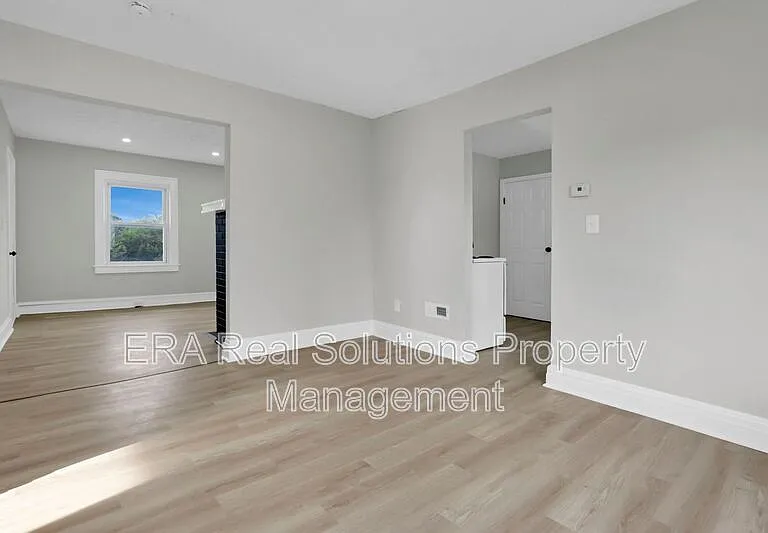 1120 Cole St — Photo 11