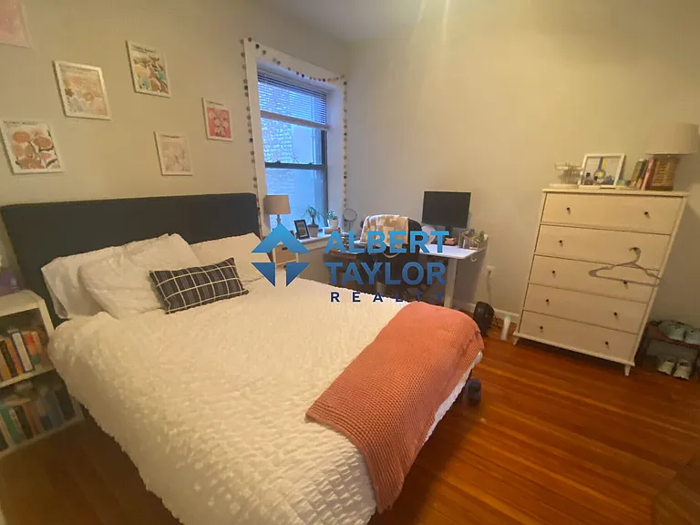 1942 Beacon St #1 — Photo 4