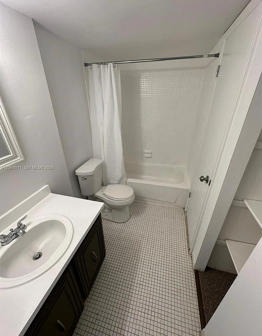 Montecarlo Condo — Photo 4