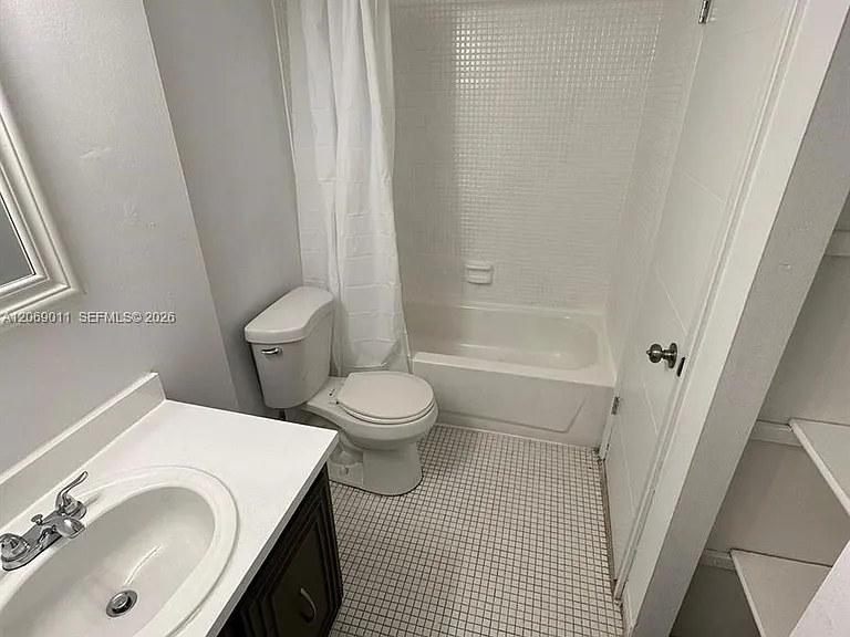 488 NW 165th Street Rd #B614 — Photo 4