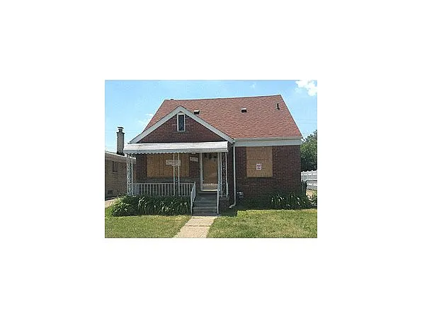 18228 Holland Ave photo 1