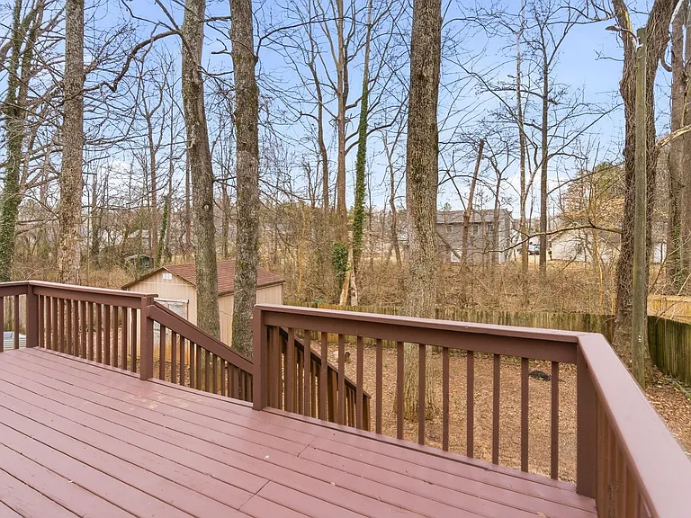 1456 London Dr — Photo 33