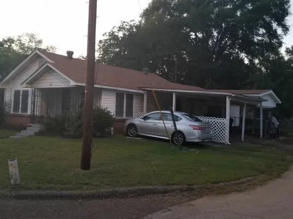 1811 Nowlin St, Longview, TX 75602