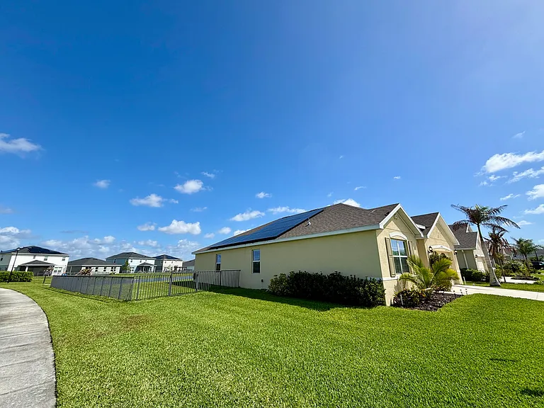 10736 SW Prato Way — Photo 16