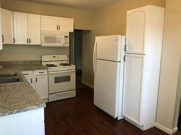 4th image of 23105 Elaine St