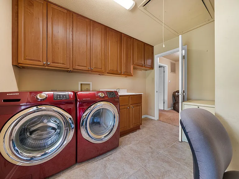 112 Leigh Cir — Photo 30