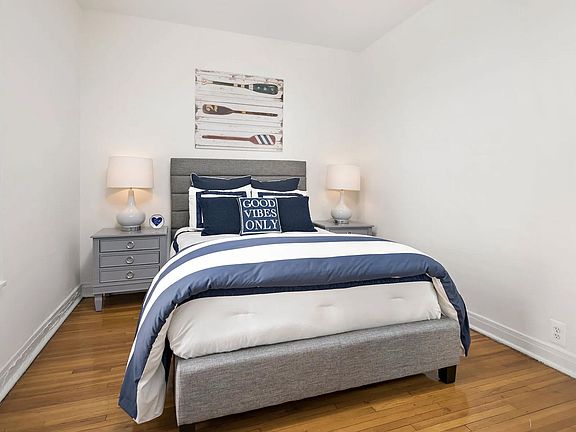4th image of 932 W Cornelia Ave #3N